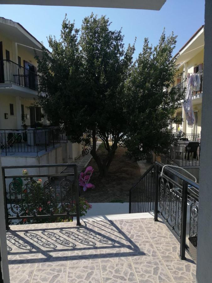 Alexander Apartments Nea Koutali Екстер'єр фото